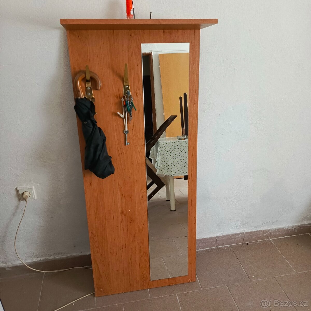 Nástěnný věšák