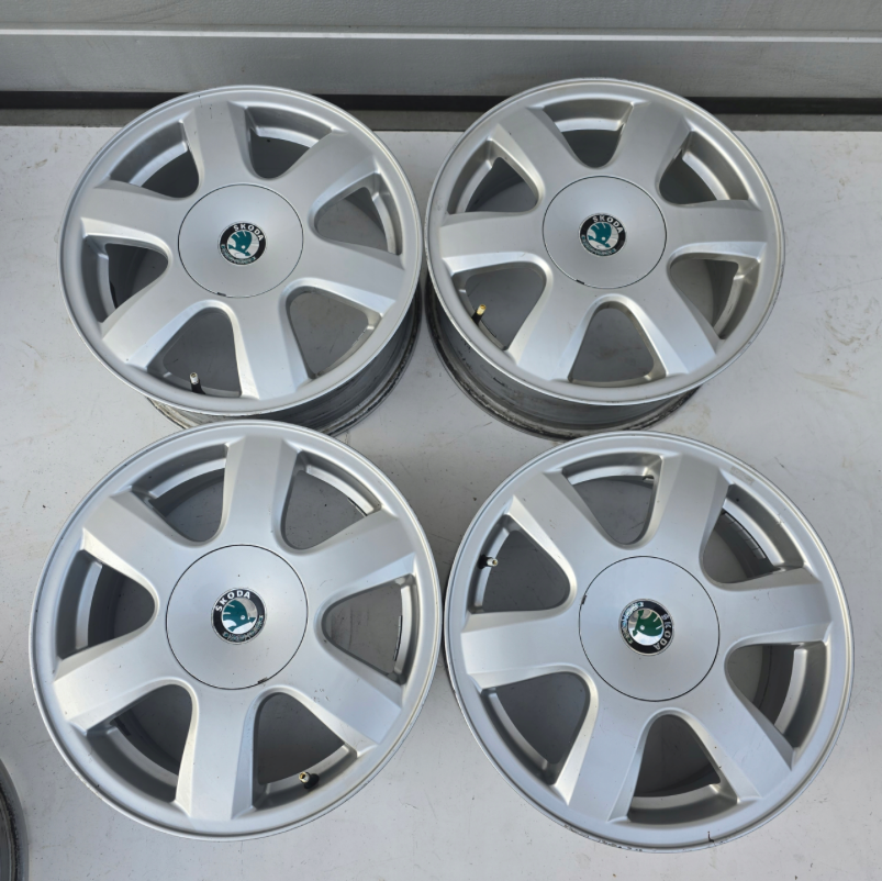 ALU KOLA SKODA FABIA ROOMSTER RAPID 5x100 15" ET43