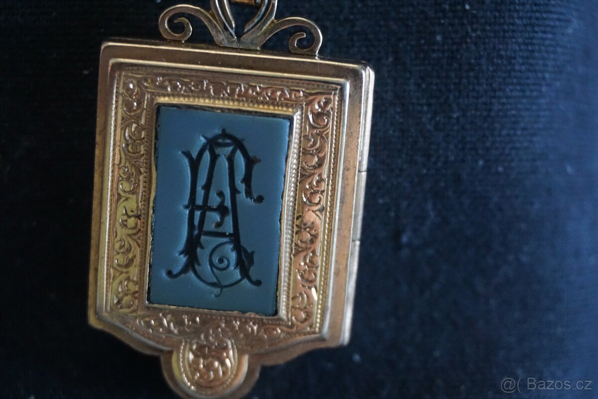 zlaty stary privesek,medailon na foto 14K zlato