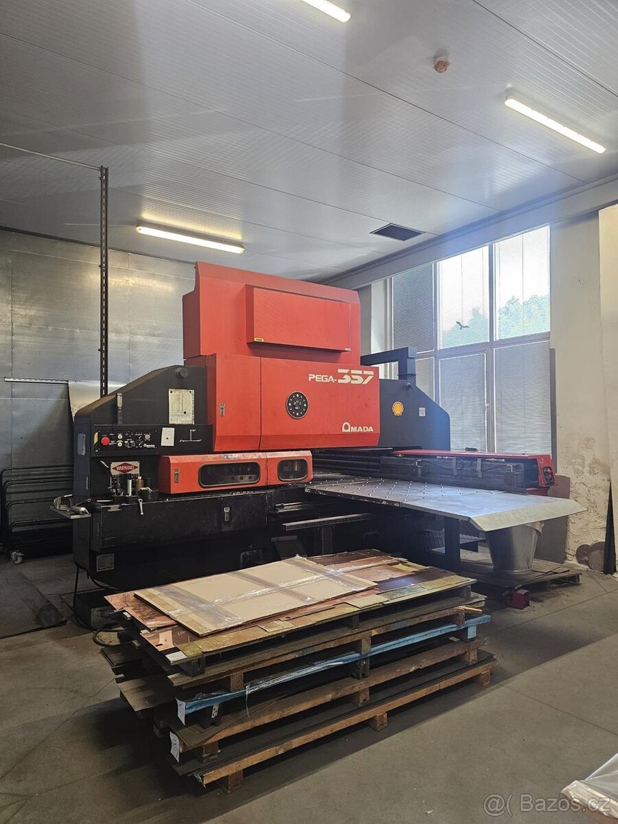 Vysekávací lis AMADA PEGA-357