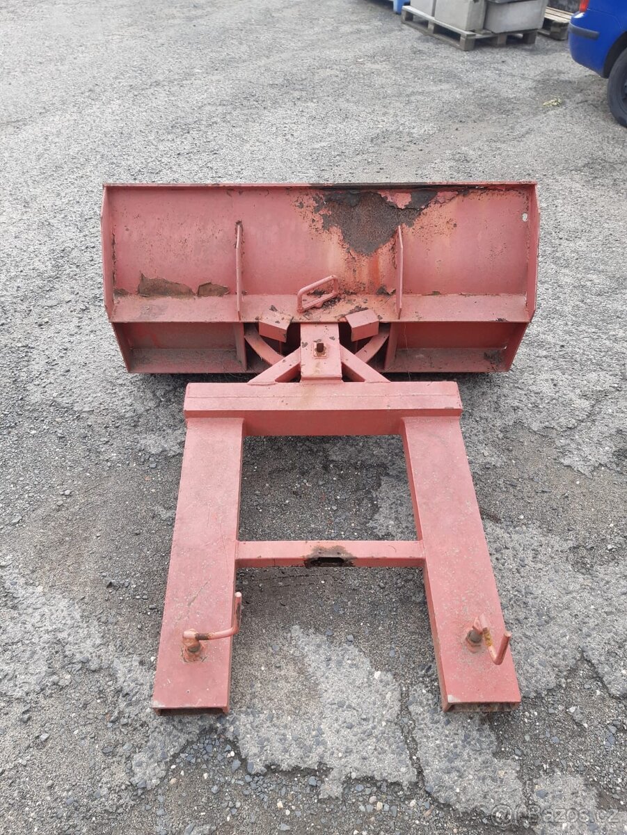 Sněhová radlice na VZV