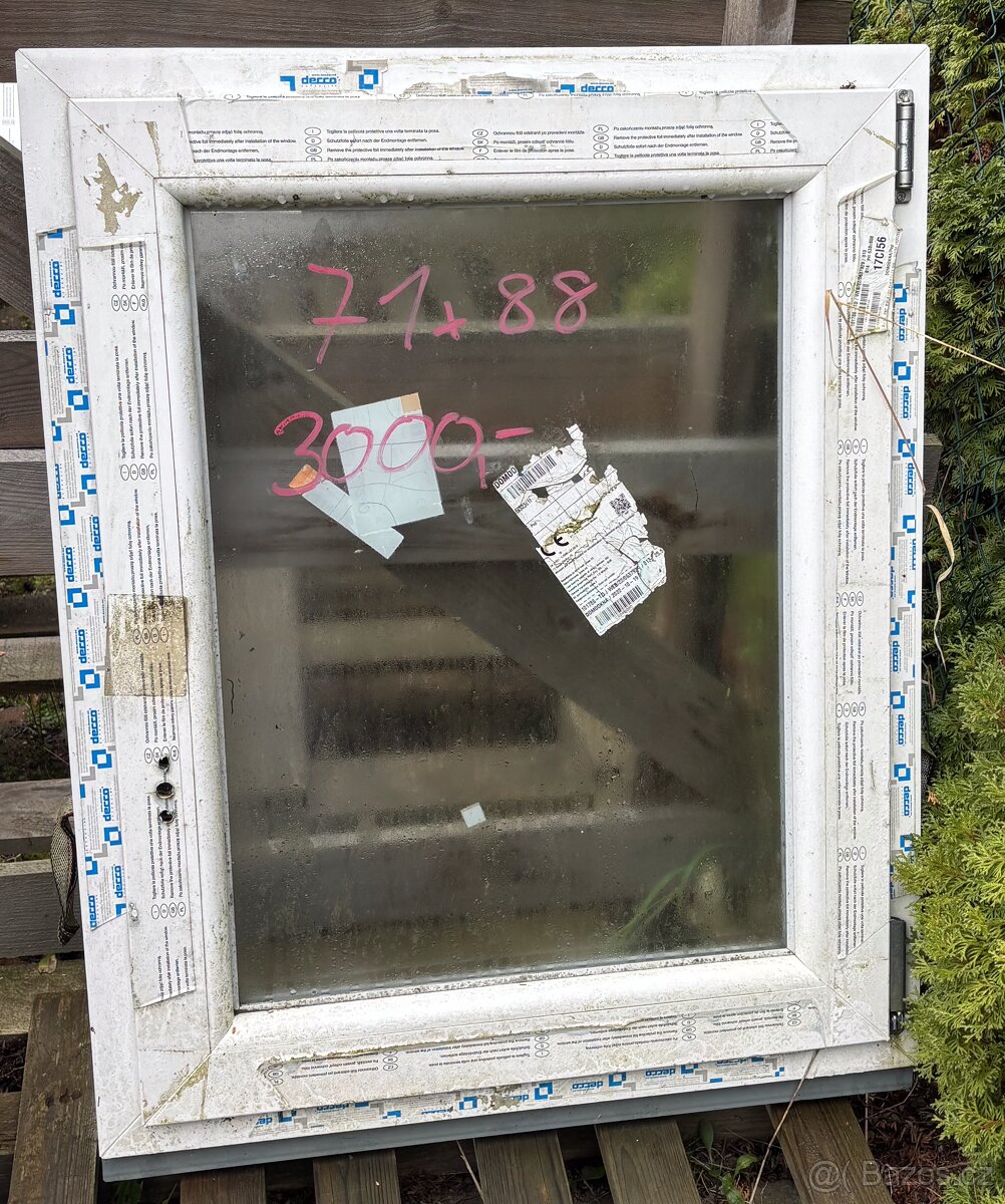 Prodám plastové okno 71x88