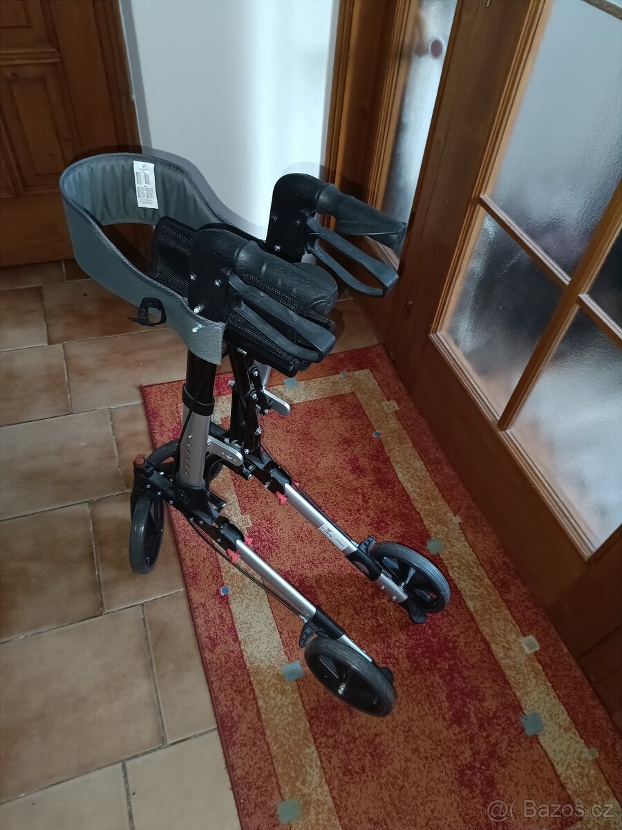 Chodítko pro dospělé