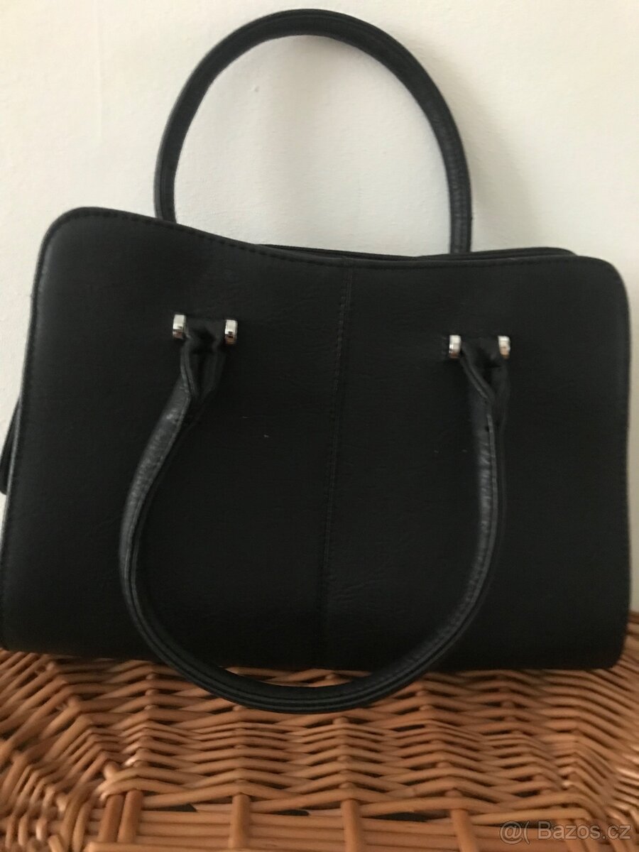 Černá kabelka