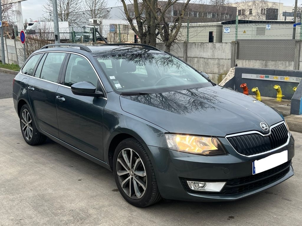ŠKODA OCTAVIA 3  1,6 TDI 77 KW BOLT UBER AUTOPŮJČOVNA