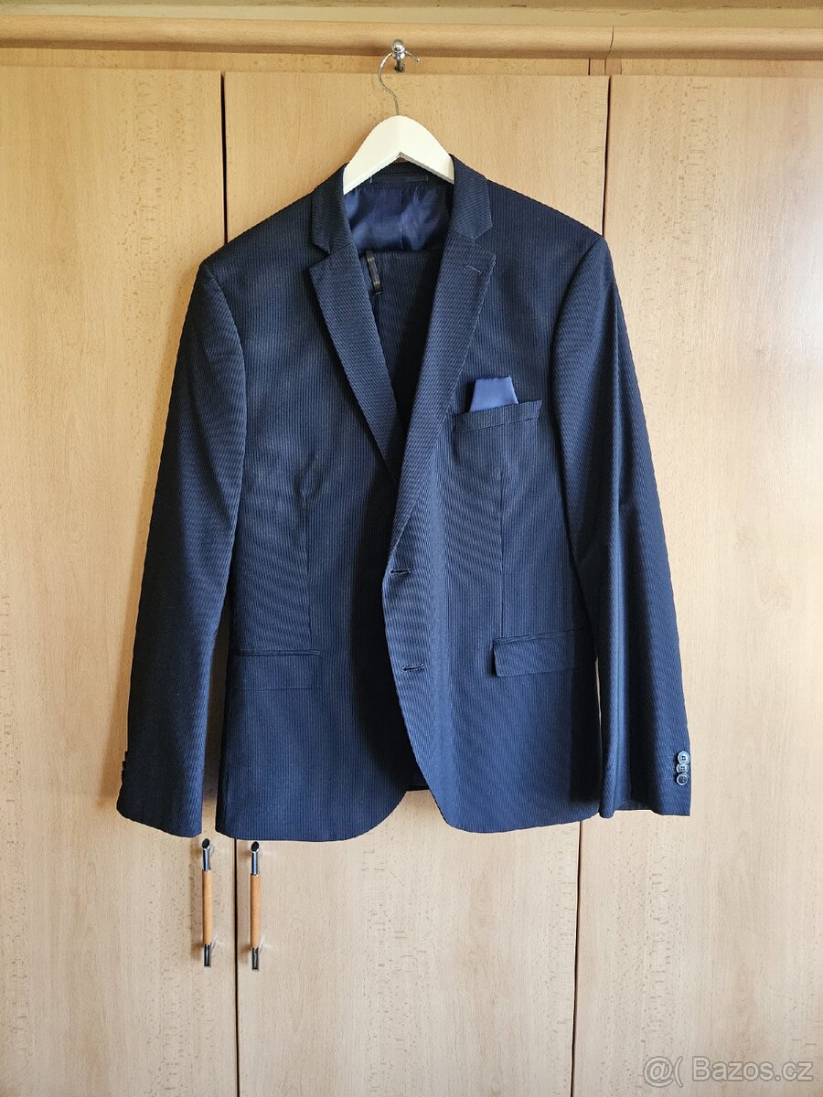 Oblek C&A, nový, vel. 54