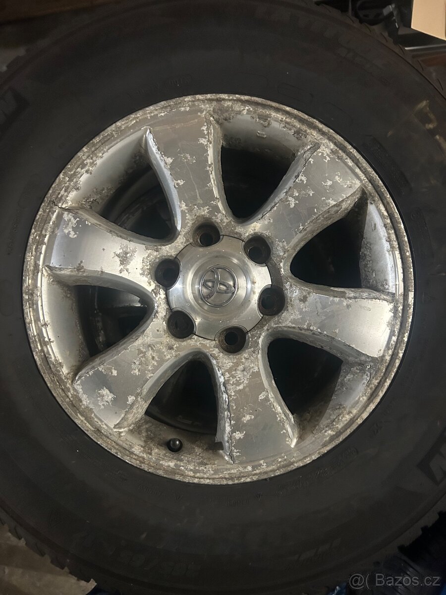 PNEU 265/65R17 vč. DISKŮ