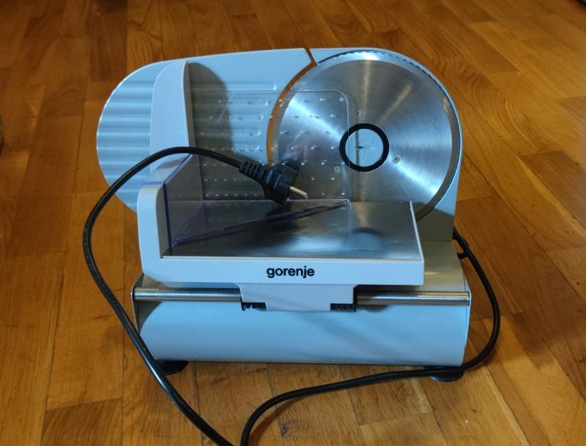 ELEKTRICKÝ KRÁJEČ POTRAVIN GORENJE