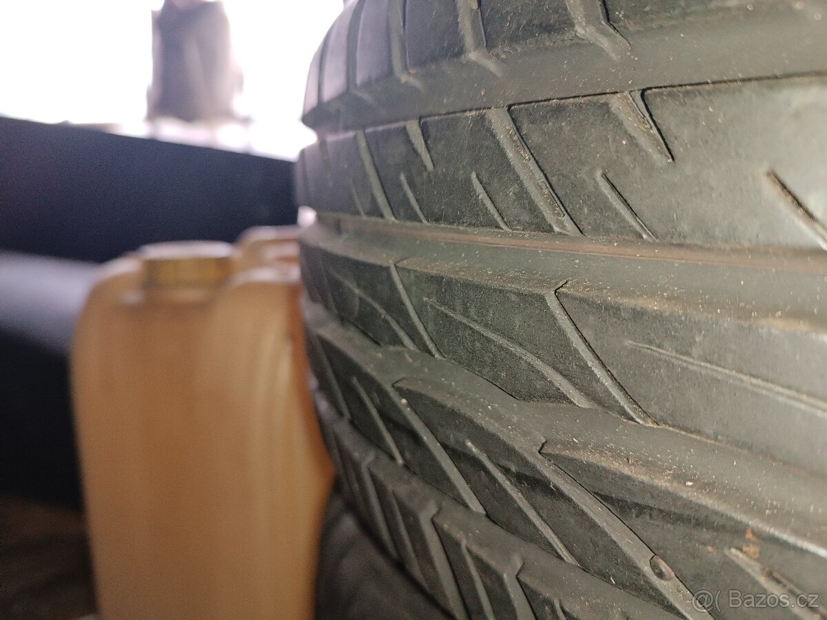 Prodám letní pneumatiky Barum 195/65 r15