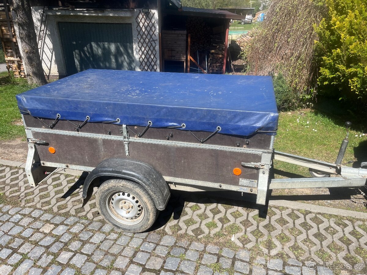 Přívěsný vozík