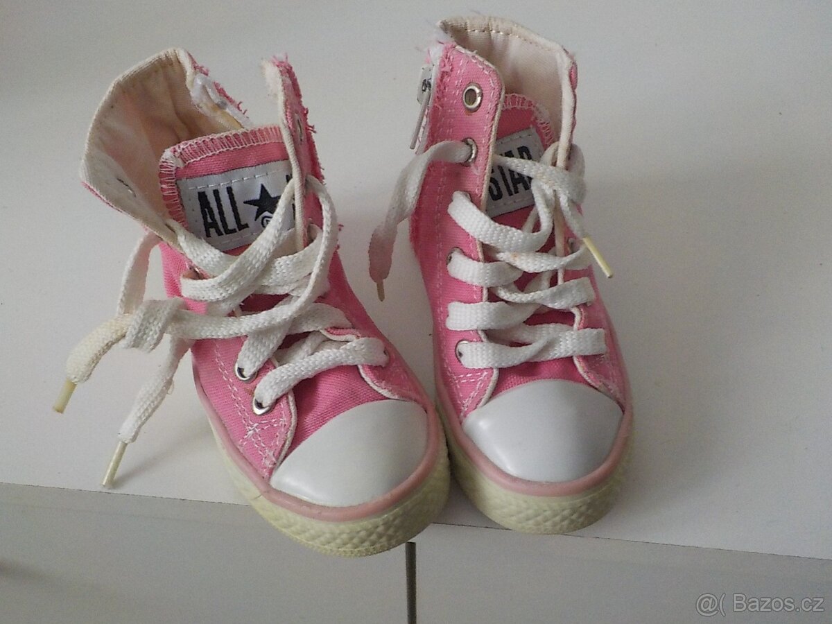 Converse  nadherne botky vel 23