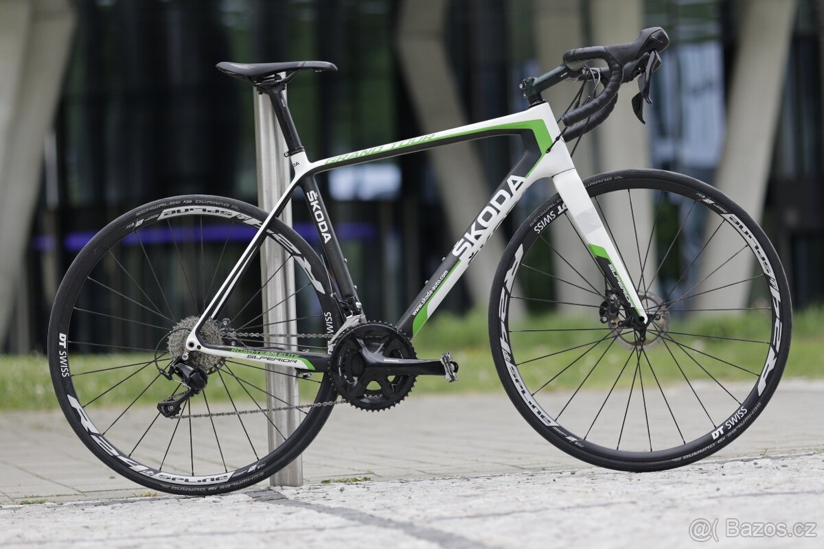 Superior Road Team Elite karbonové kolo L 56