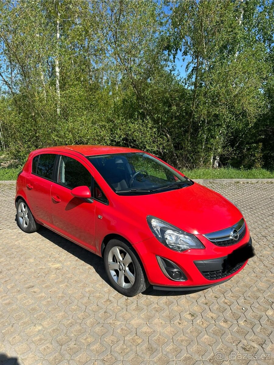 Opel Corsa 1.2 63kw červená