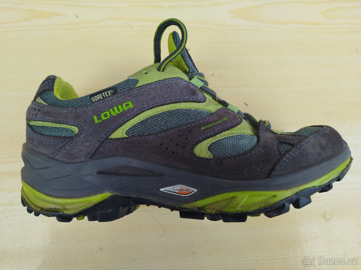 LOWA GORE-TEX vel 38
