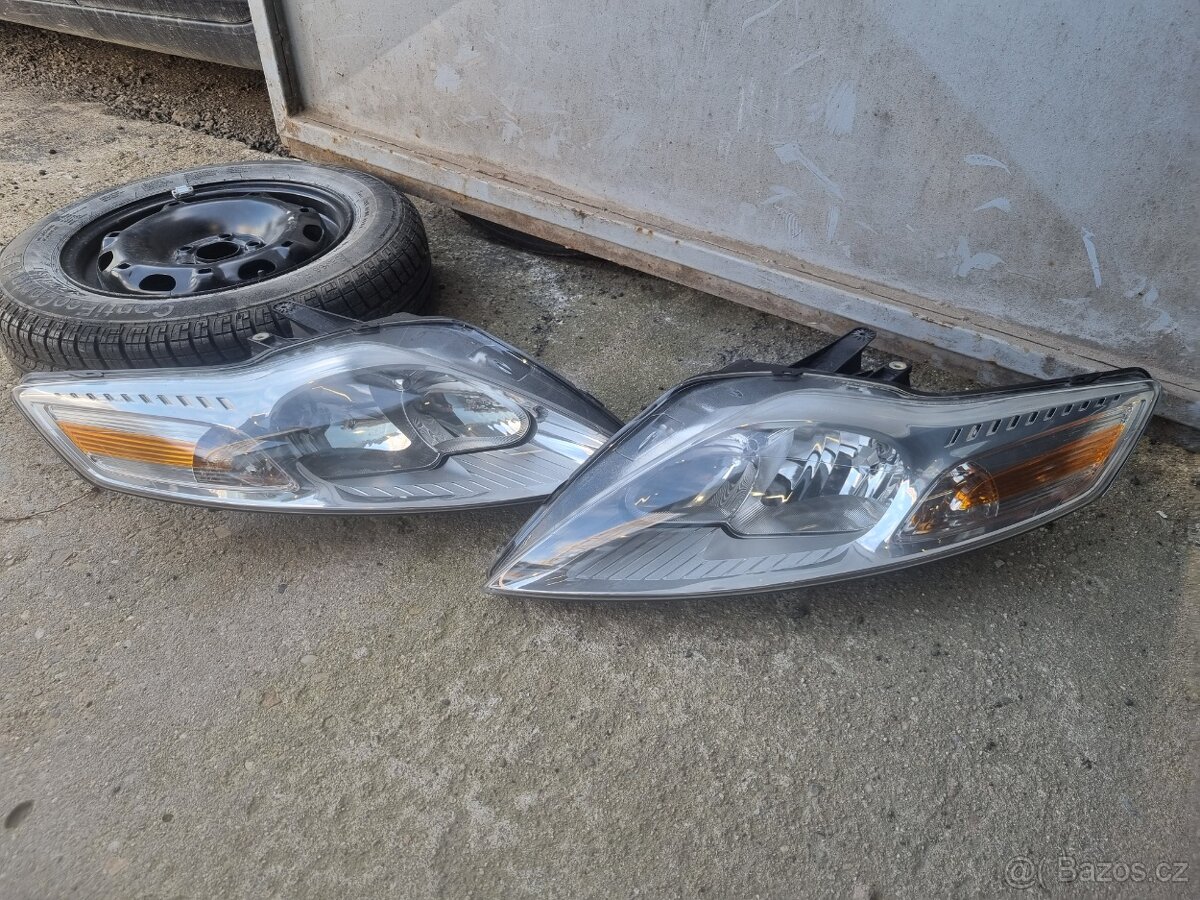 Ford mondeo mk4,přední světla, rv 2008