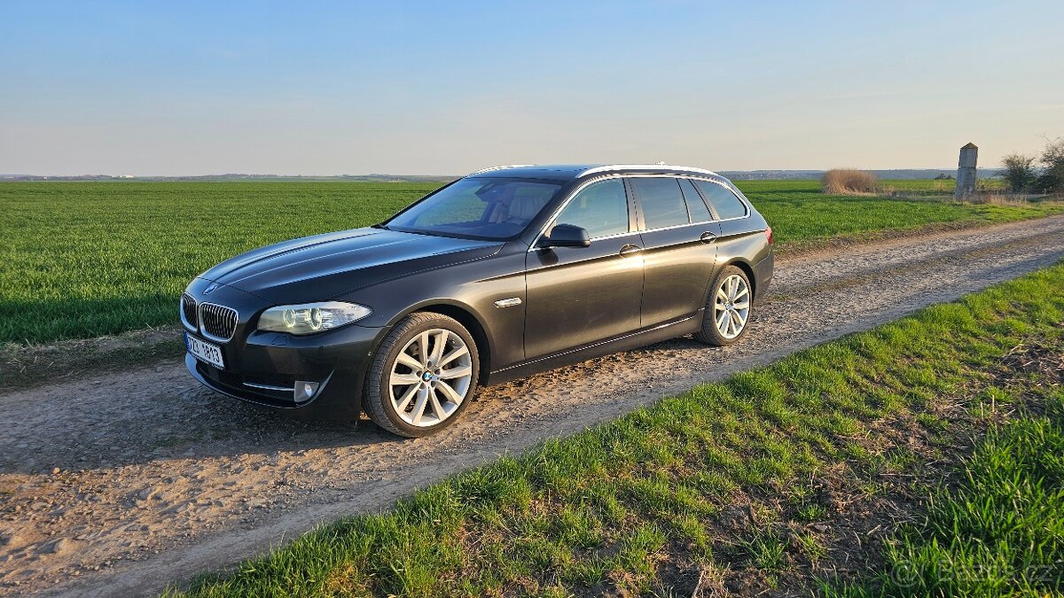 BMW 530xd Touring xDrive F11 softclose