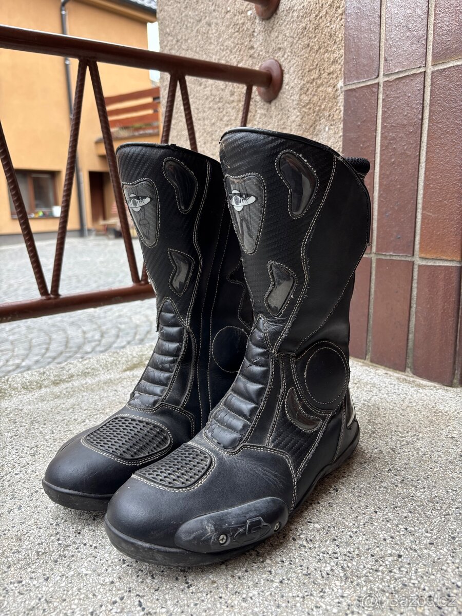 BOTY NA MOTORKU VEL. 42 ZNAČKY TRONIC