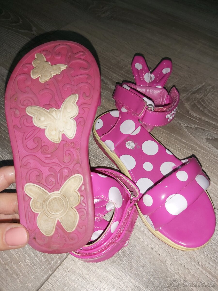 Divči sandálky