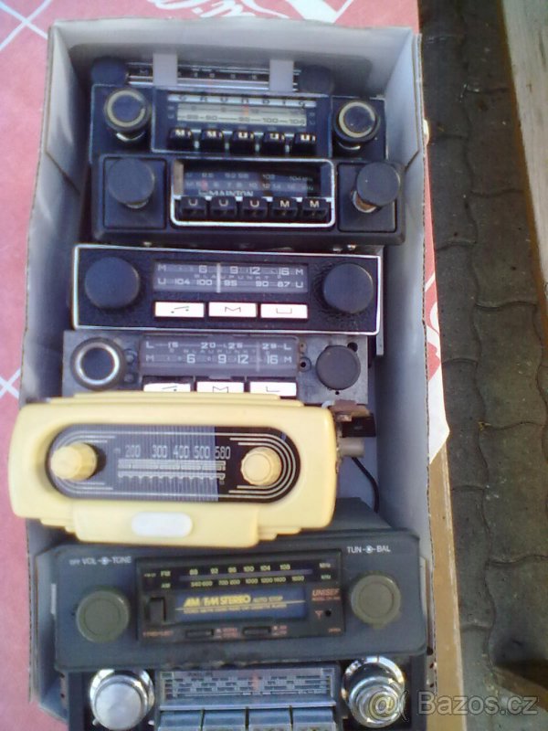 dobová autorádia Siemens 6V, Blaupunkt, Grundig Atd