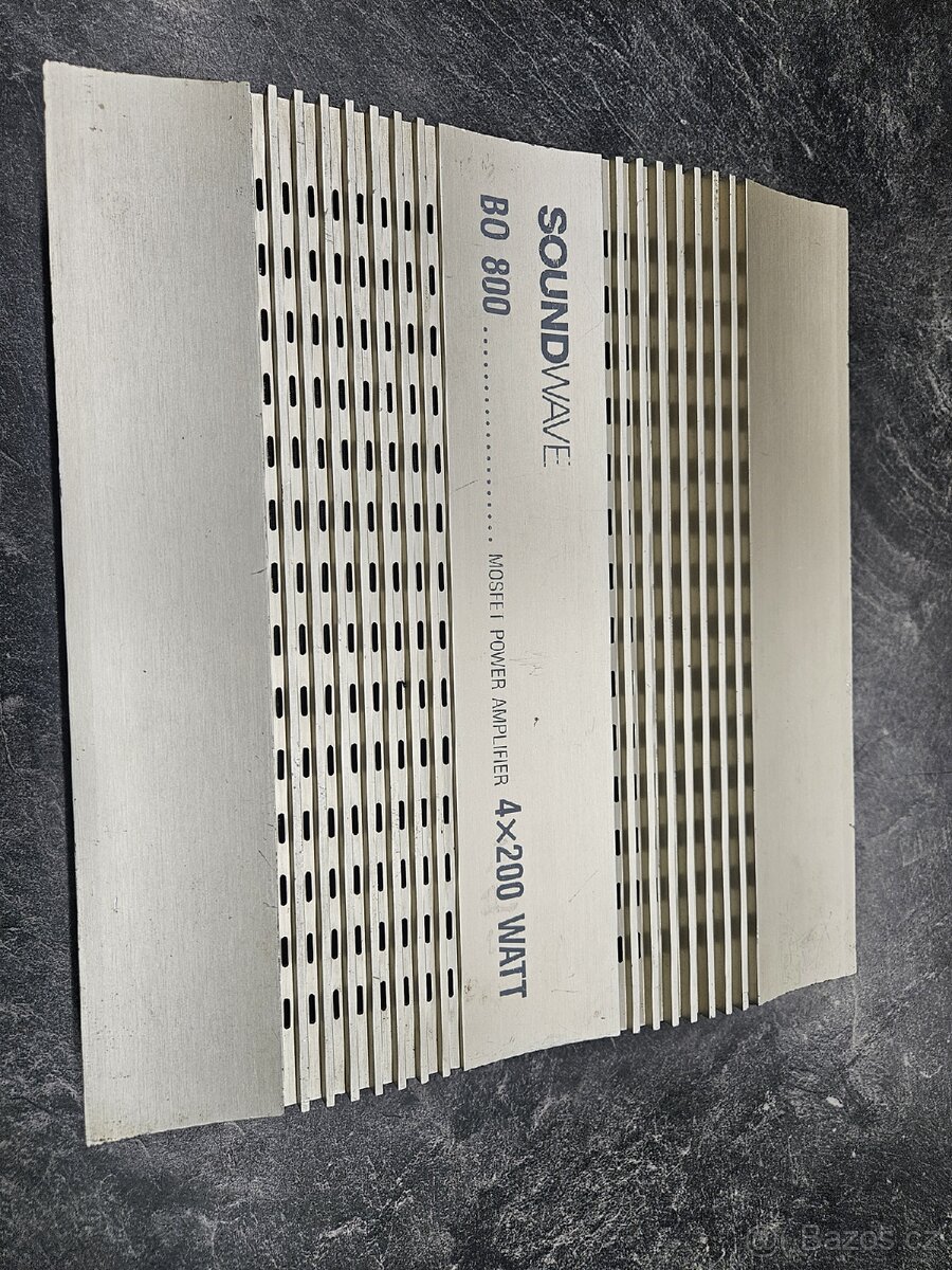 Autozesilovač Soundwave 800W, 4 x 200 W