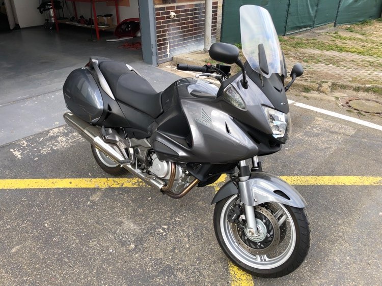 Honda NT 700 V Deauville - JARNÍ SLEVA