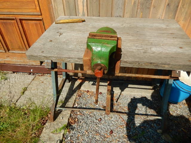 Svěrák 125mm, s mechanismem umožňujícim sklopení