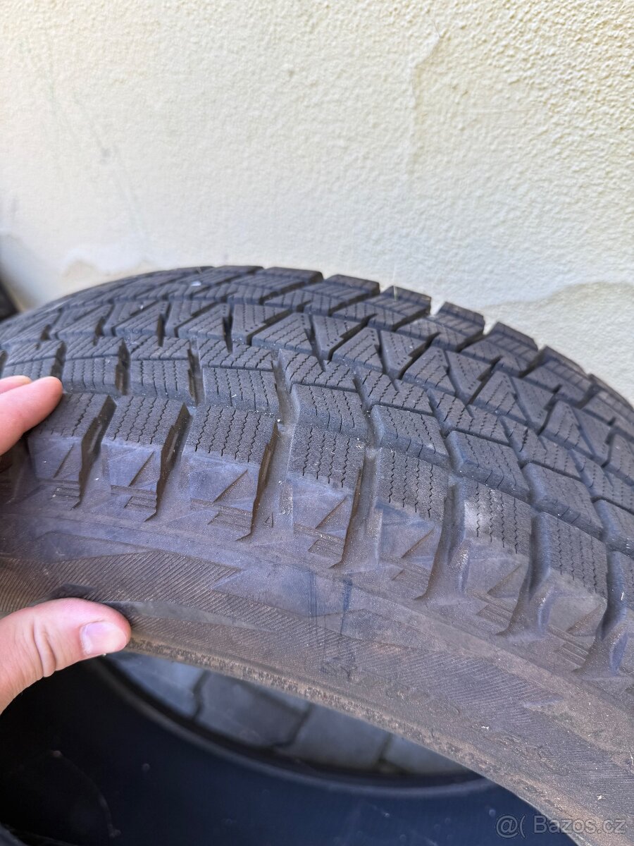 Gumy Bridgestone Blizzak 225/55 R 19 zimní