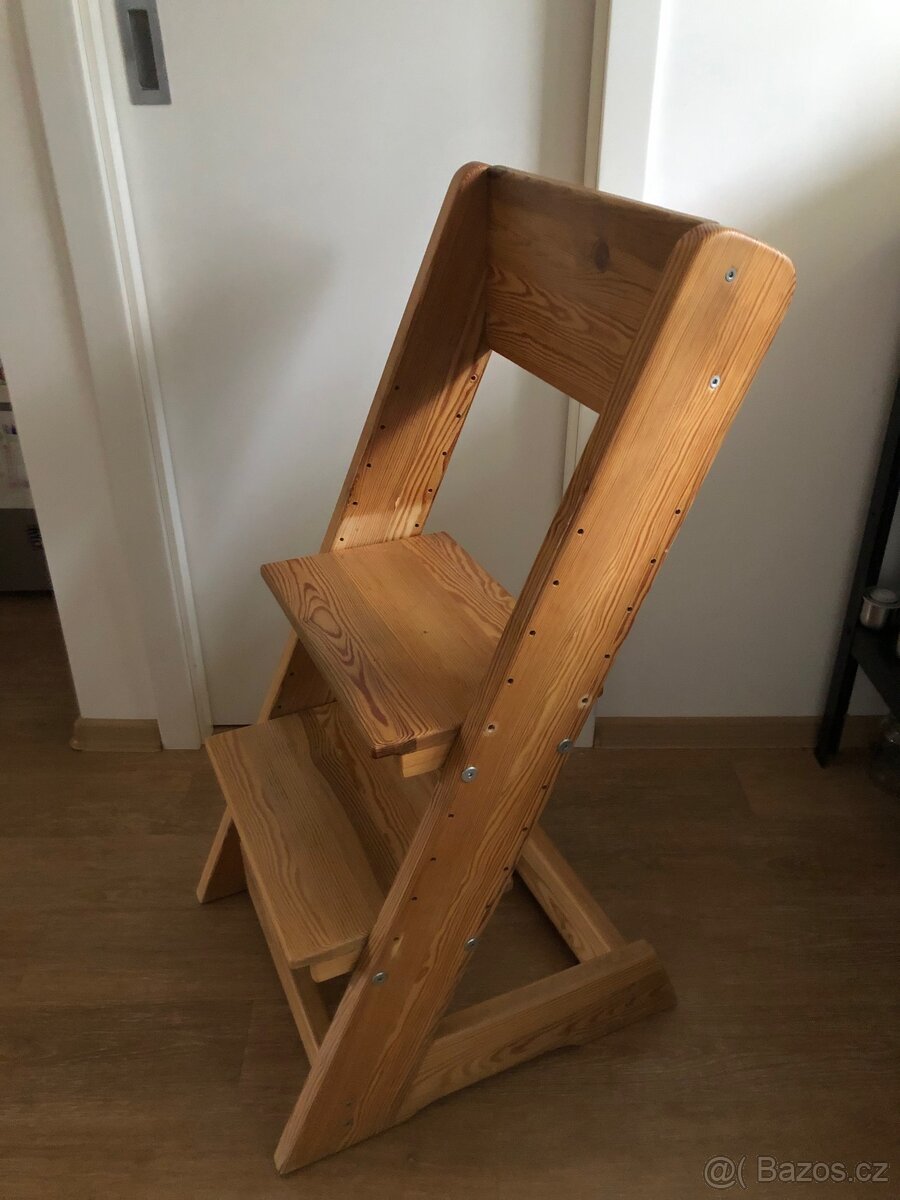 Dětská jídelní židle