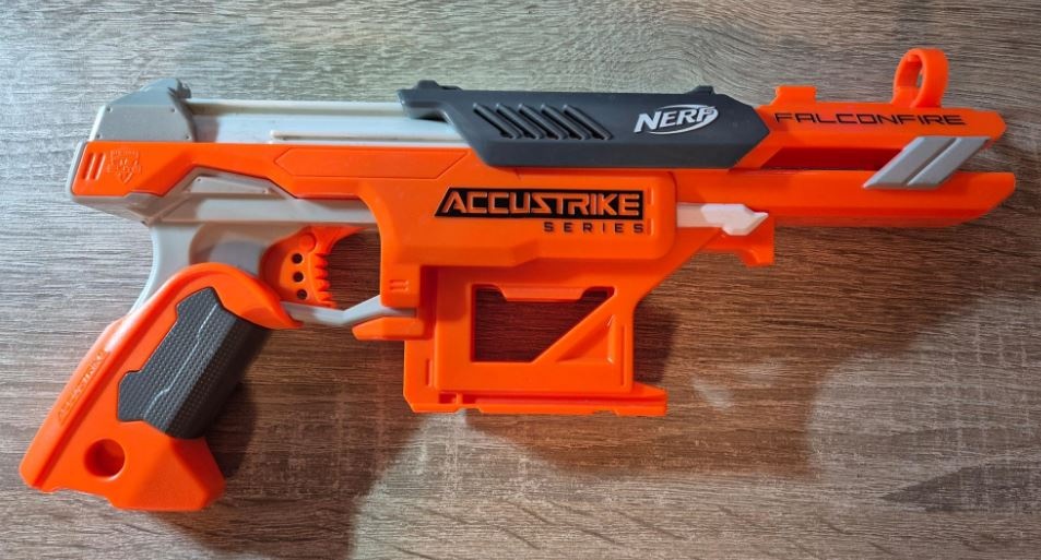 Nefr pistole