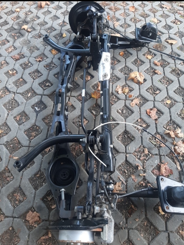 Zadni naprava Volkswagen Skoda