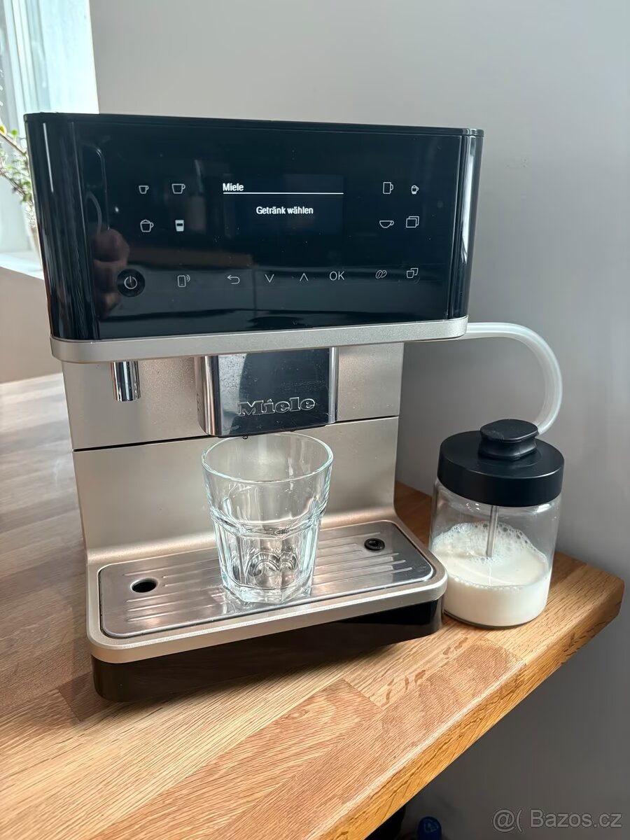 kávovar Miele CM 6360