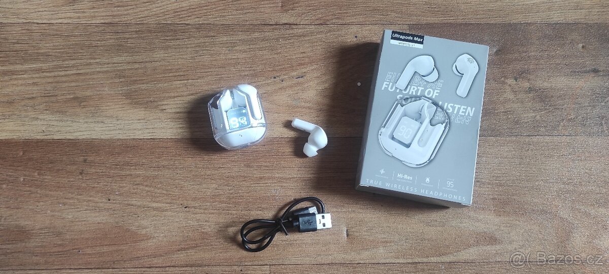 nová sluchátka a led displej-černé nebo bílé -kus