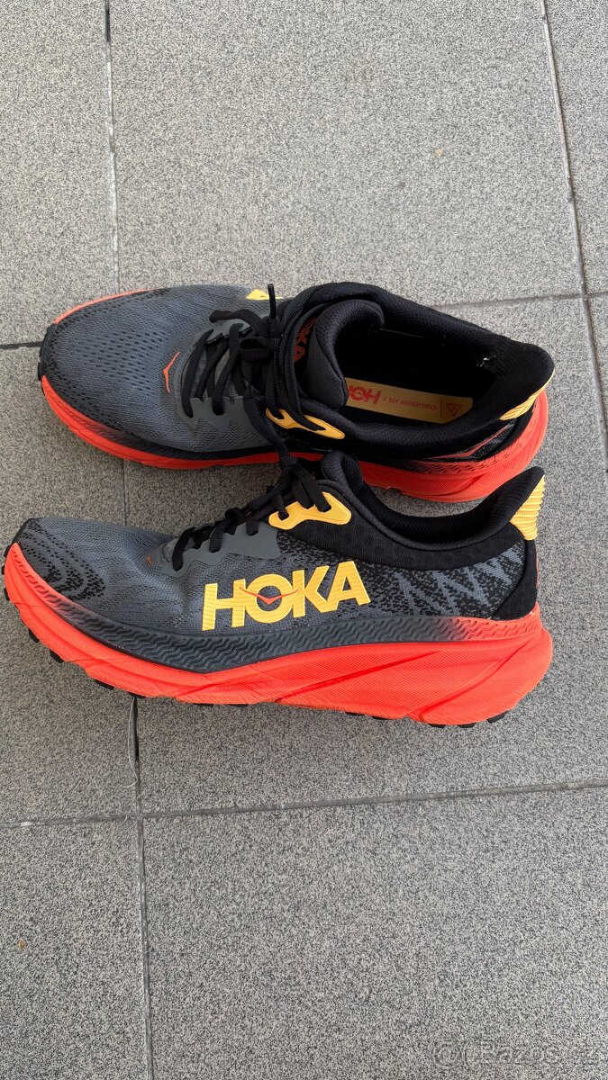HOKA trailová obuv v. 42 2/3