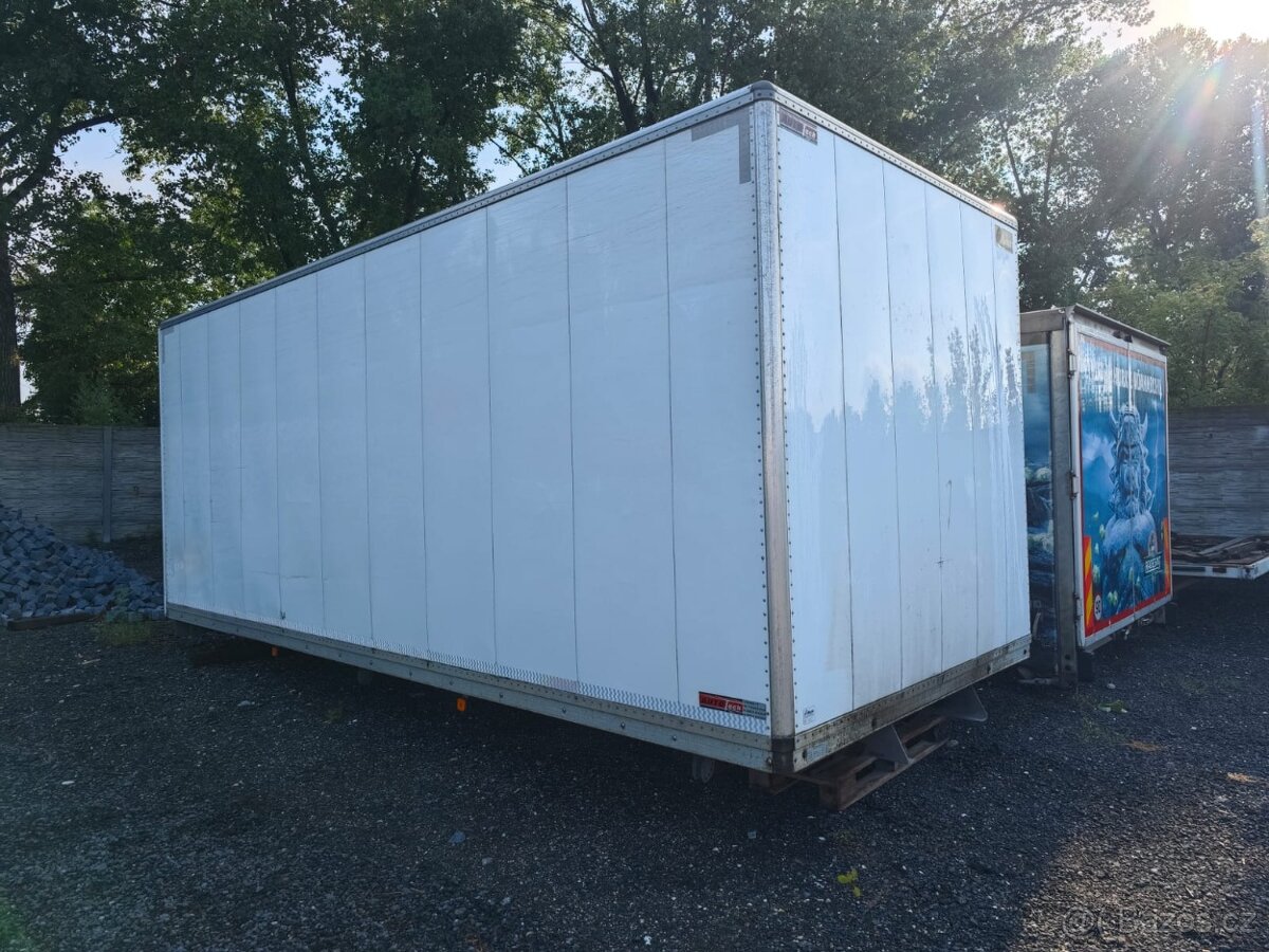 skříňová nástavba - 620 cm - sklad, zahradní domek, garáž