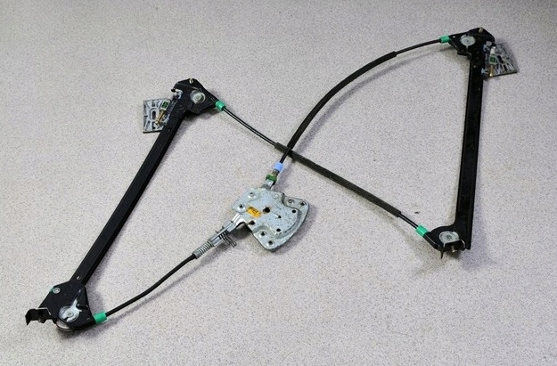 Porsche Boxster (986) - pravá stahovačka