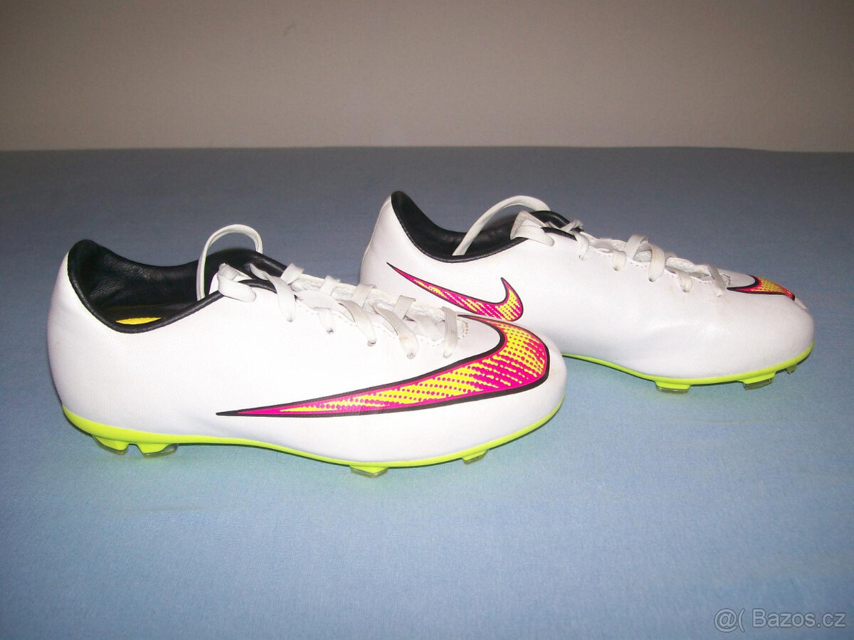 Kopačky NIKE MERCURIAL - č. 33