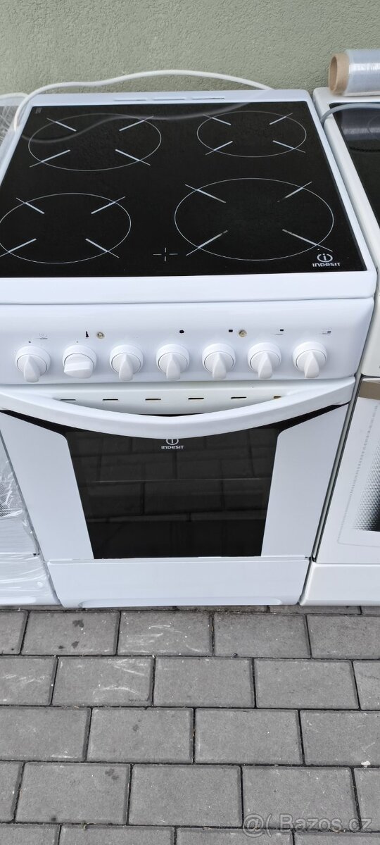 Elektrický Sporák INDESIT