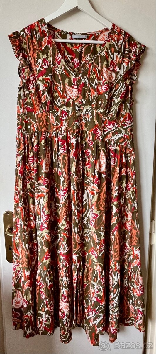 Dlouhé letní šaty s výstřihem do V