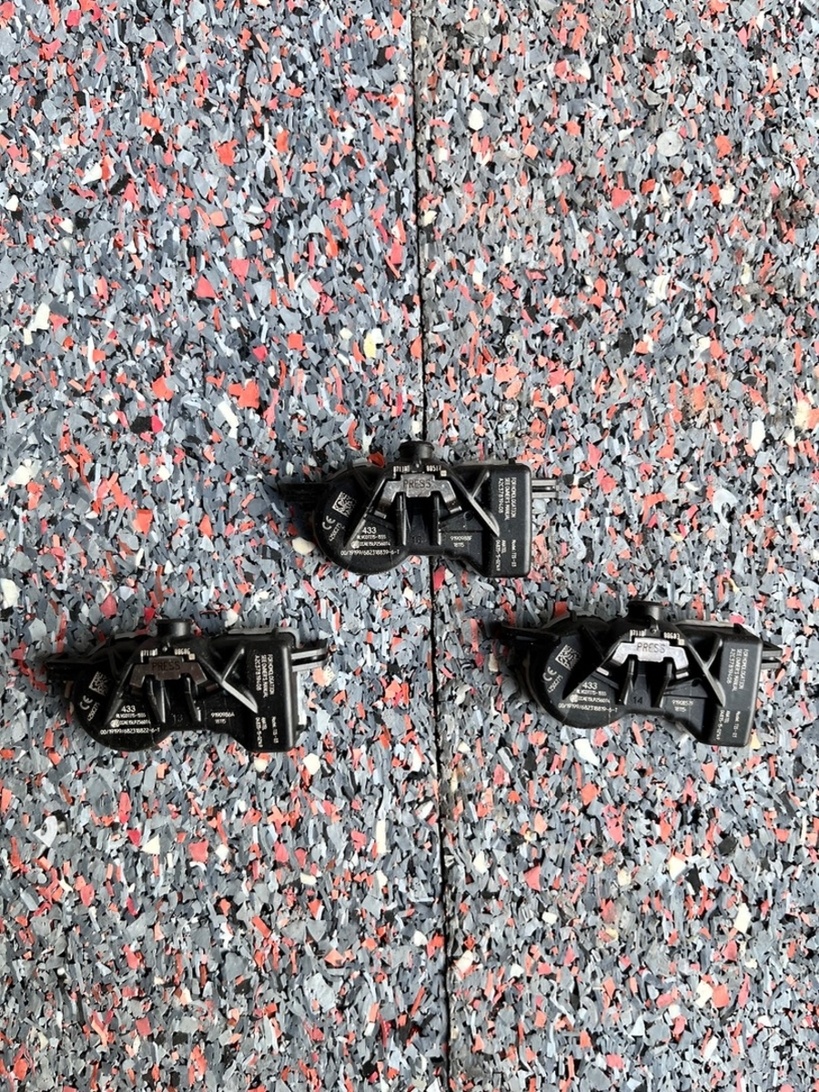 senzory tlaku Mitsubishi - 433Mhz