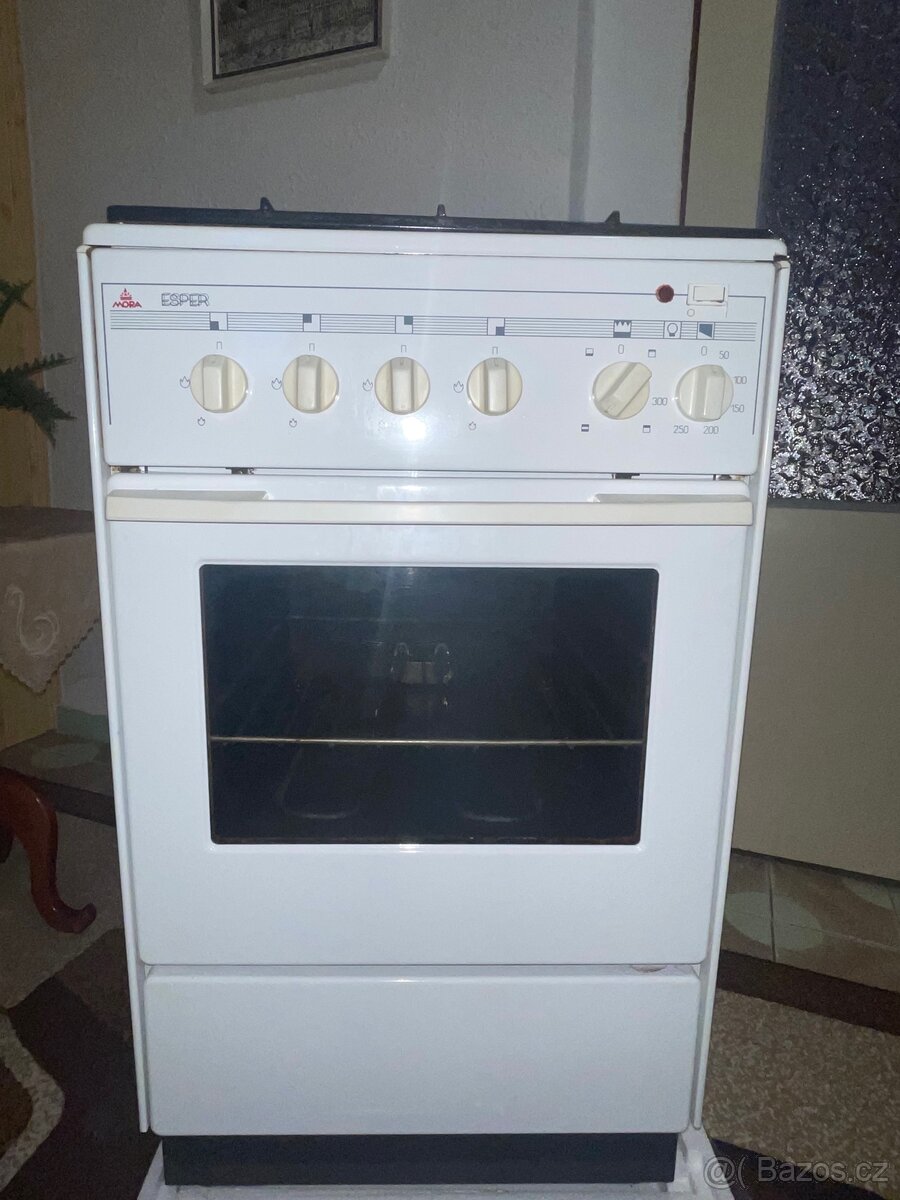 Plynový sporak s troubou