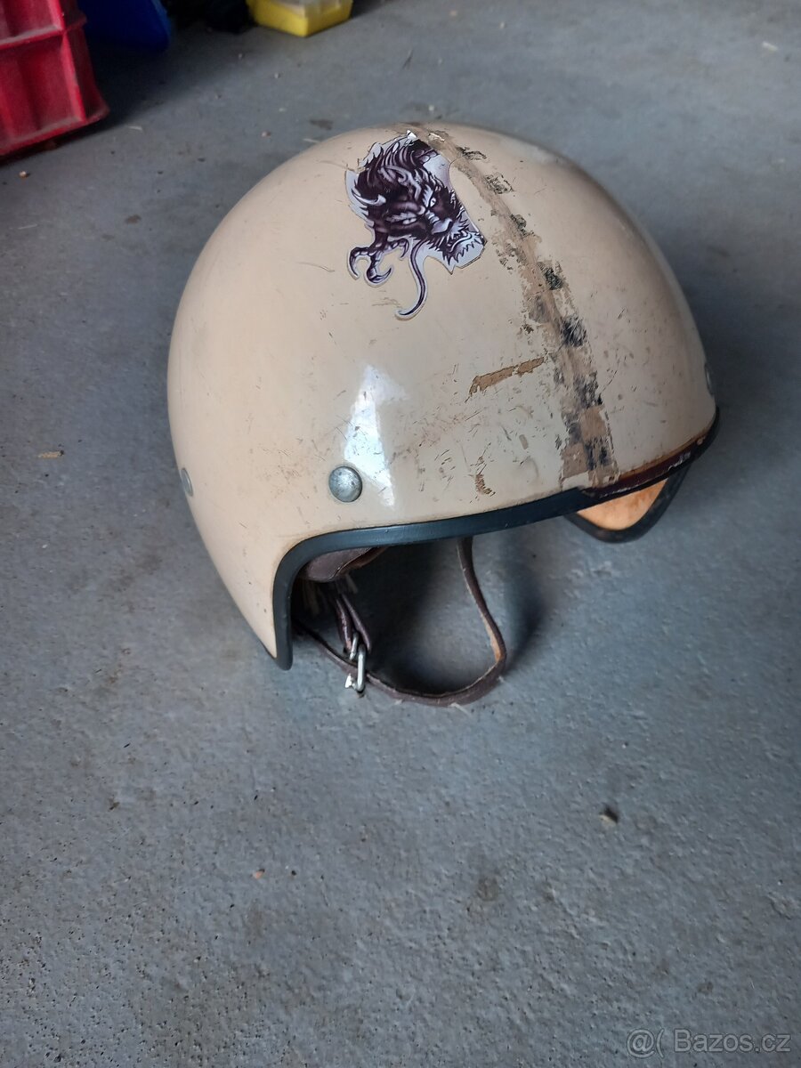 Retro helma - kokoska