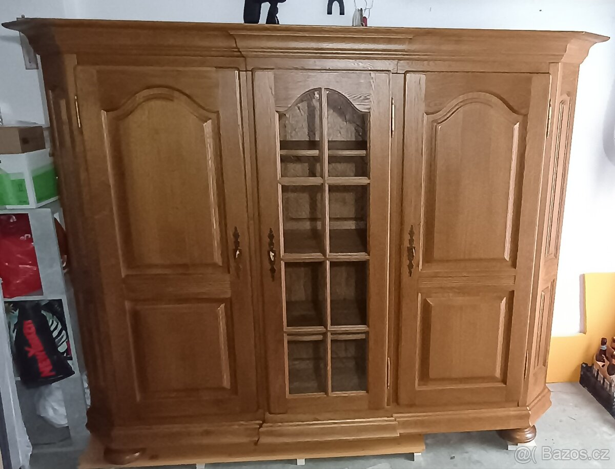 Rustikální policová dubová skříň š 213x v164x h49 cm