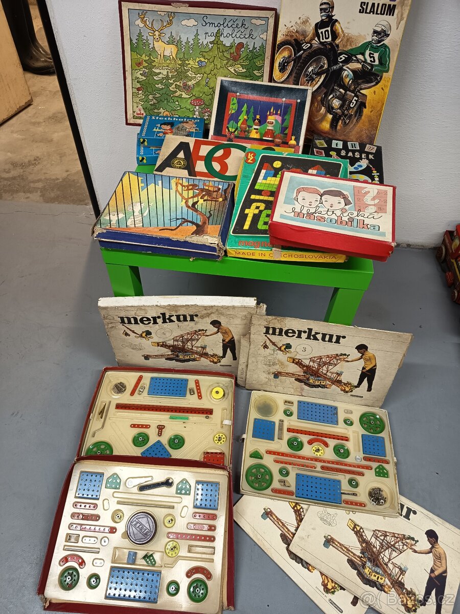 Retro stolní hry a stavebnice