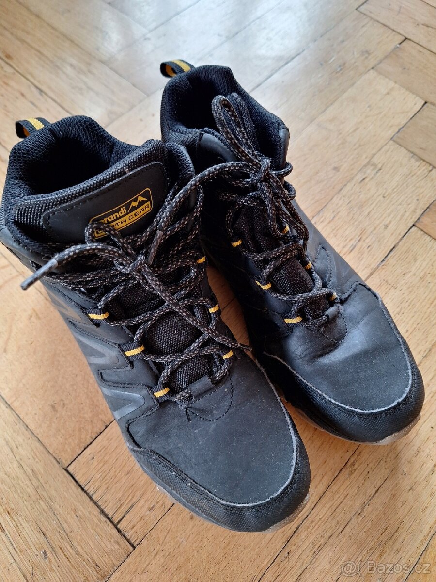 turistické boty trekové tenisky vel. 39