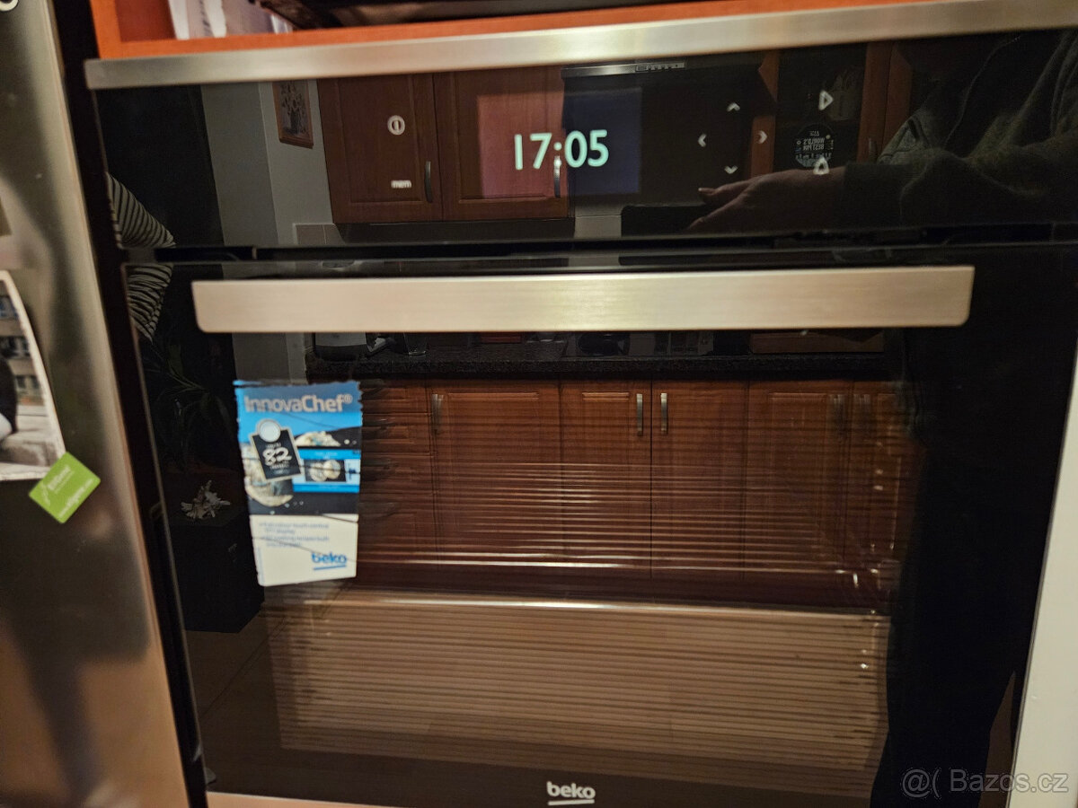 Prodám el.vestavnou troubu Beko