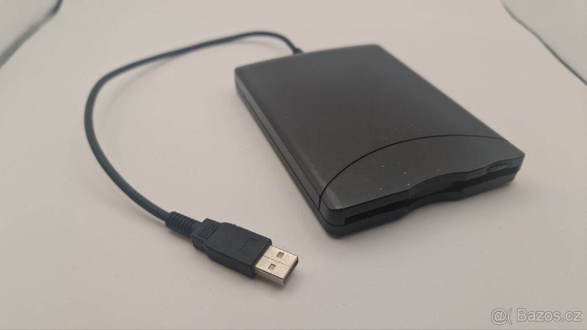 EXTERNÍ DISKETOVÁ STANICE 3,5'' FDD 1,44 MB NA USB