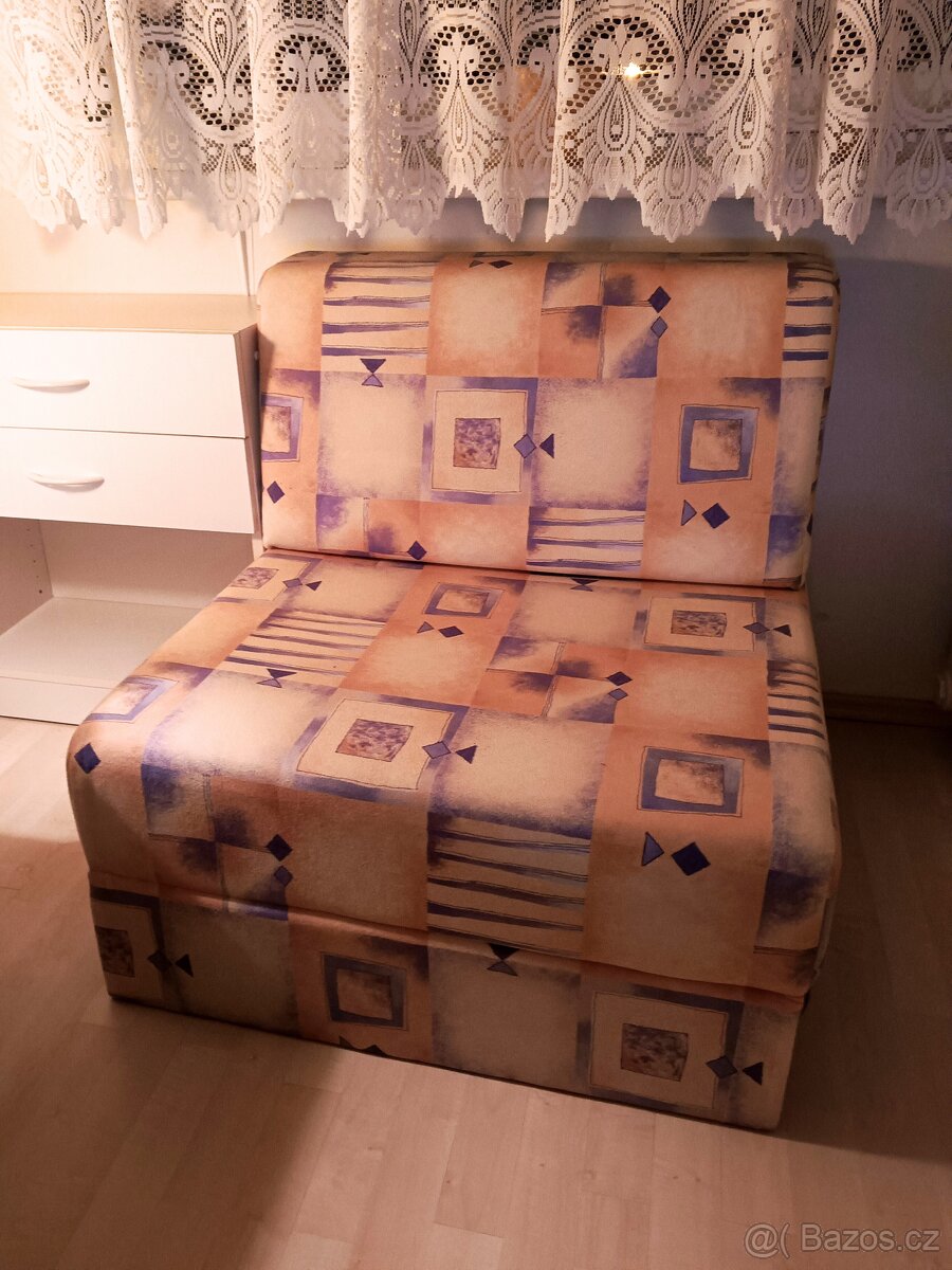 ROZKLÁDACÍ KŘESLO