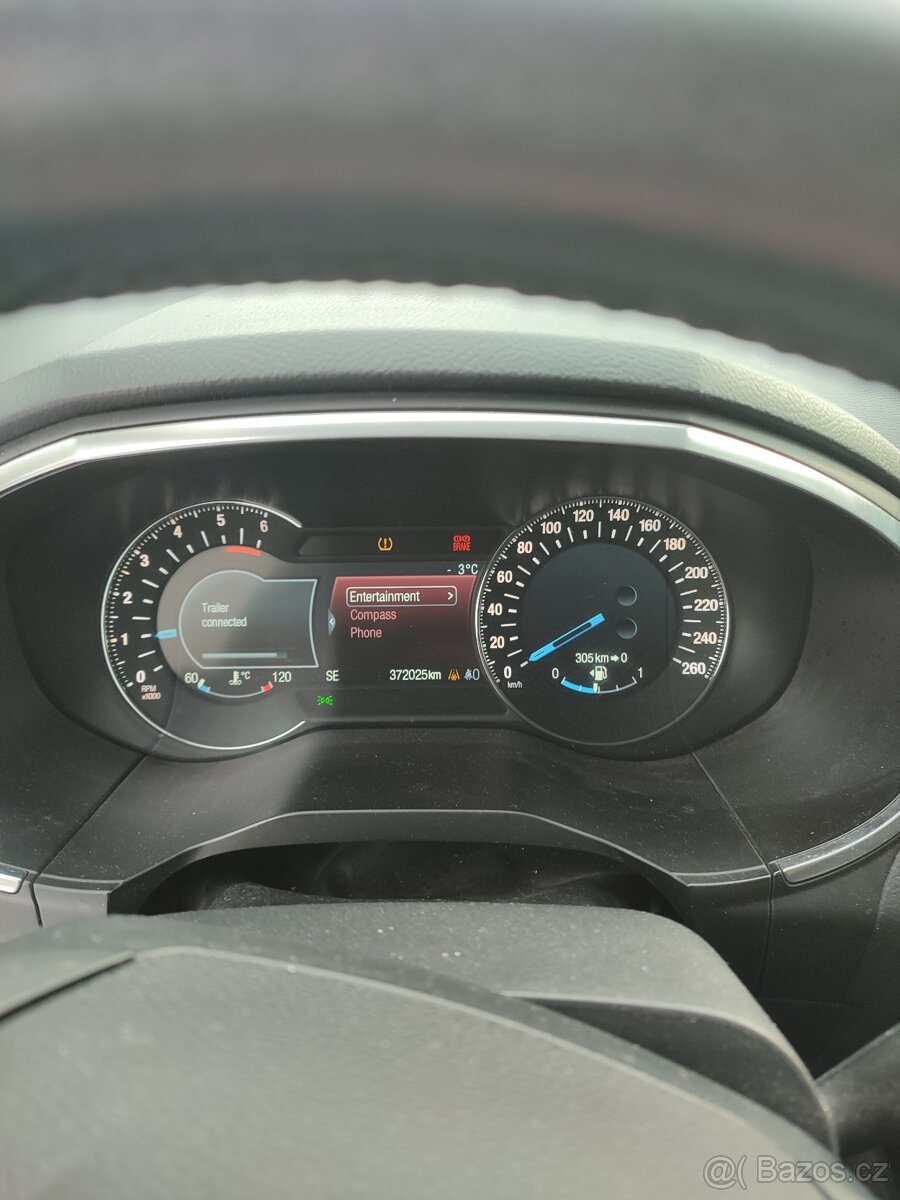 Prodám Ford Galaxy r.2016 Nafta 1,9