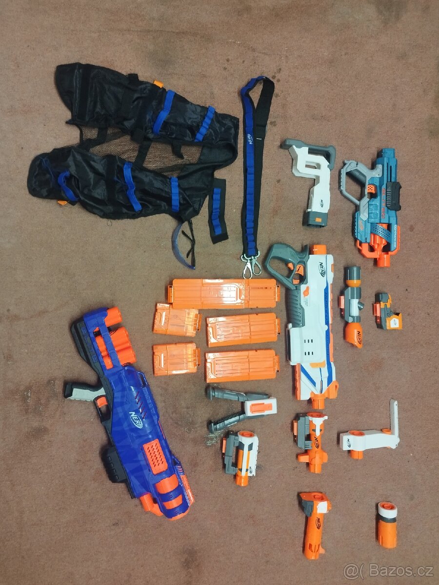 Mega set Nerf zbraní + zásobníky, vesta, příslušenství