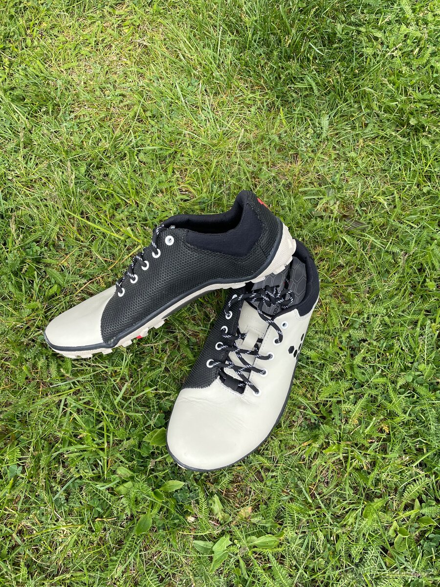 golfové boty- Vivobarefoot